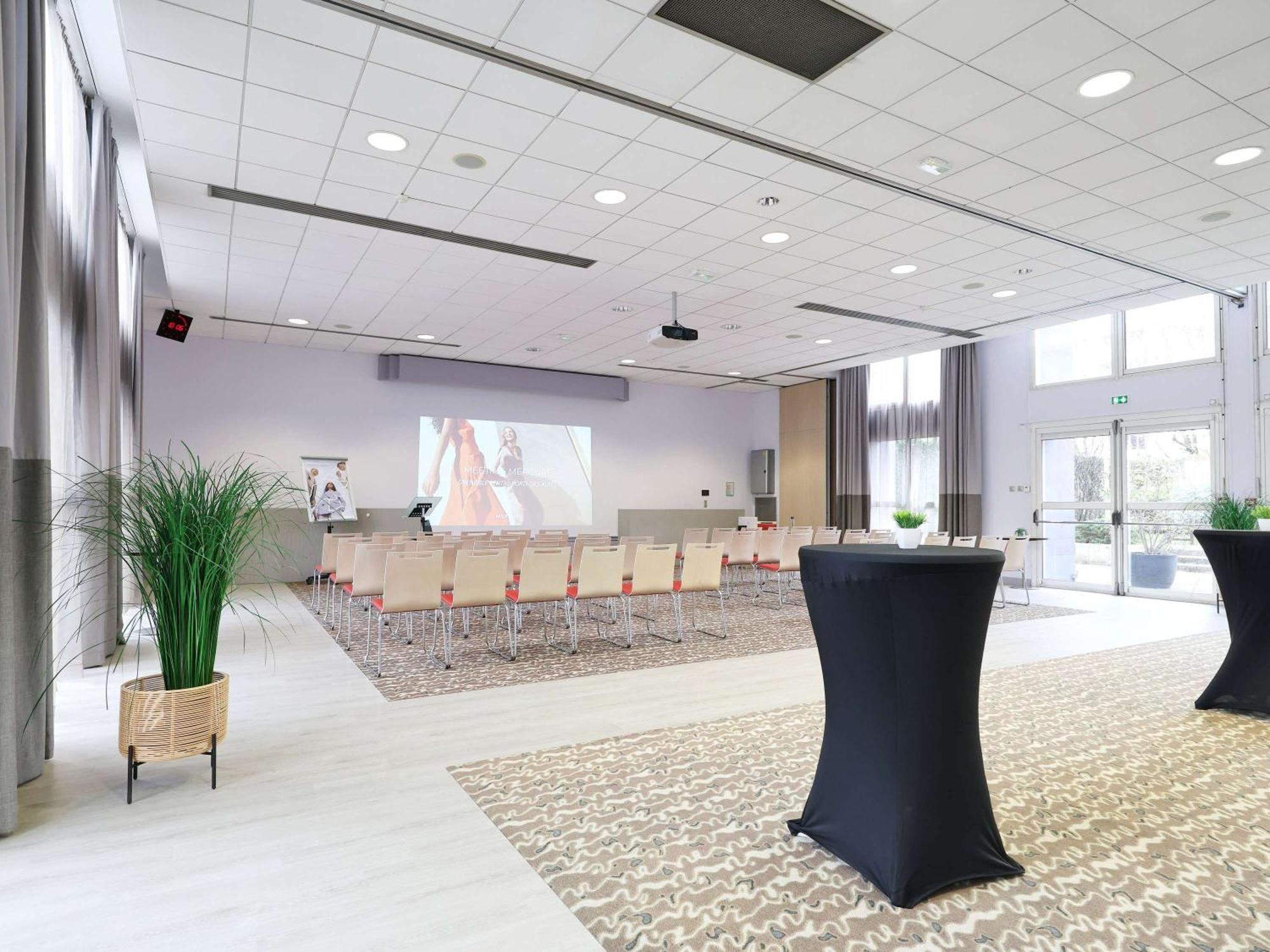 Mercure Grenoble Centre Porte Des Alpes Екстериор снимка