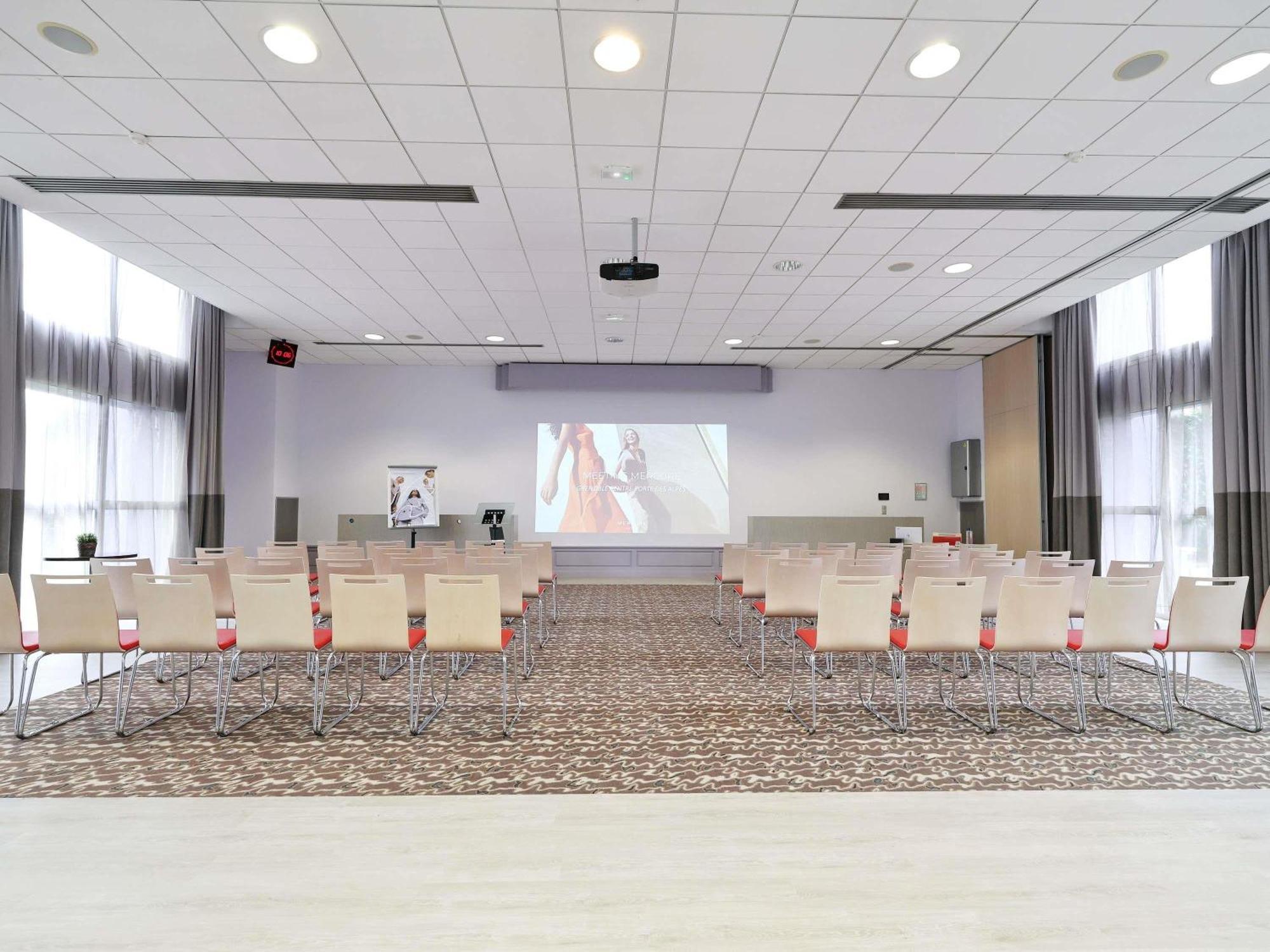 Mercure Grenoble Centre Porte Des Alpes Екстериор снимка